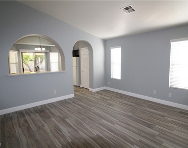 9603 Bandera Creek Avenue - Photo Thumbnail 5