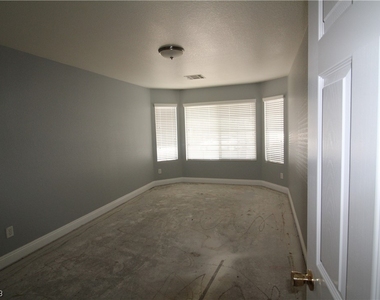 9603 Bandera Creek Avenue - Photo Thumbnail 12