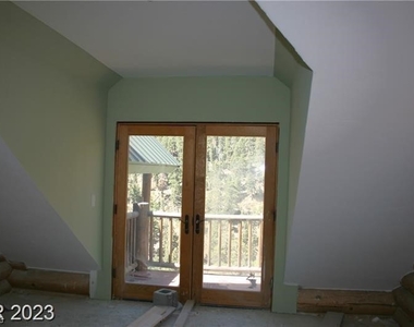 311 Crestview Drive - Photo Thumbnail 28