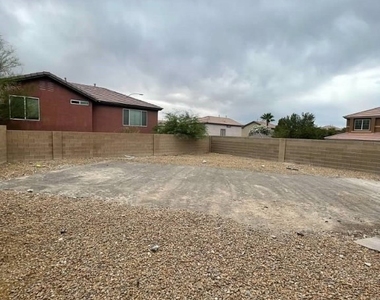 5308 La Quinta Hills Street - Photo Thumbnail 8