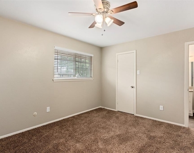 2952 Country Place Circle - Photo Thumbnail 10