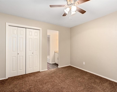 2952 Country Place Circle - Photo Thumbnail 9