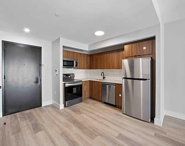 1119 Foster Avenue - Photo Thumbnail 10