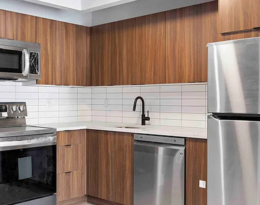 1119 Foster Avenue - Photo Thumbnail 8