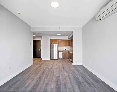 1119 Foster Avenue - Photo Thumbnail 5
