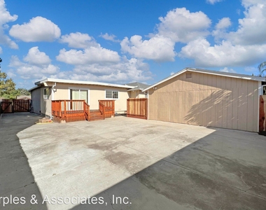 1378 Windsor Way - Photo Thumbnail 24