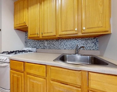 249 East 53rd Street - Photo Thumbnail 2