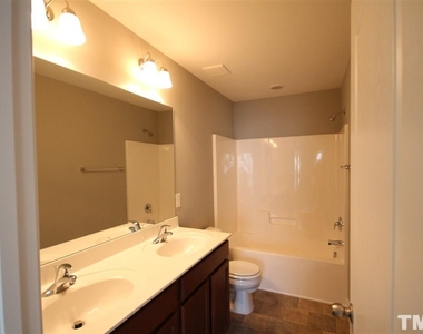 721 Maypearl Lane - Photo Thumbnail 8