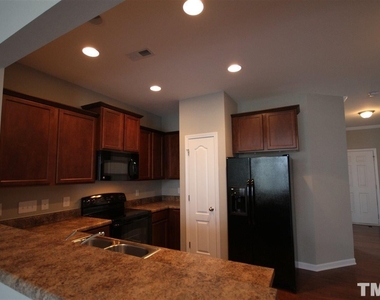 721 Maypearl Lane - Photo Thumbnail 3