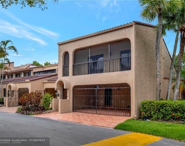 3710 Estepona Ave - Photo Thumbnail 1