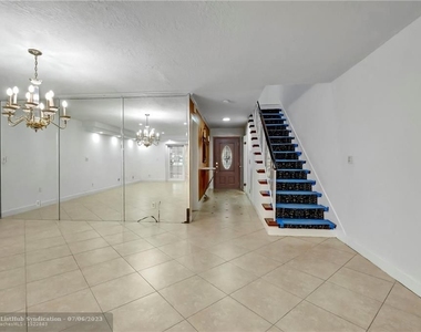 3710 Estepona Ave - Photo Thumbnail 22