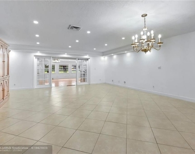 3710 Estepona Ave - Photo Thumbnail 14