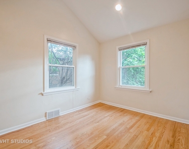 6519 N Trumbull Avenue - Photo Thumbnail 7