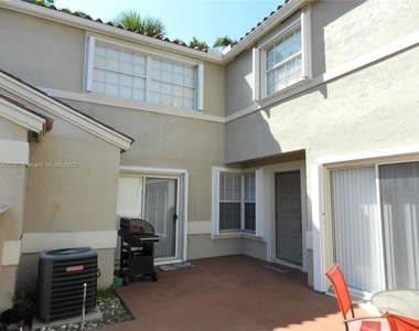 11083 Chandler Dr - Photo Thumbnail 3