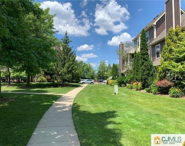 404 Carhart Court - Photo Thumbnail 10