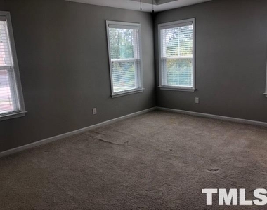 1404 Glenwater Drive - Photo Thumbnail 5