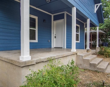 2911 Ross Avenue - Photo Thumbnail 21