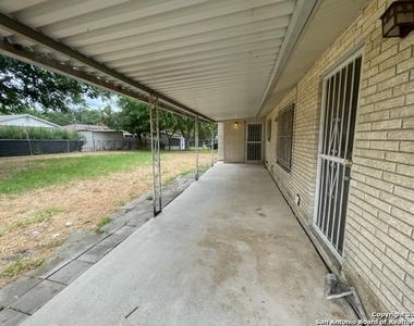 2711 Waleetka St - Photo Thumbnail 15