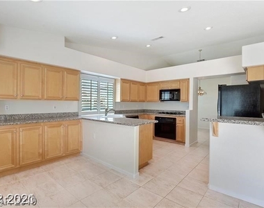 3067 Emerald Wind Street - Photo Thumbnail 11