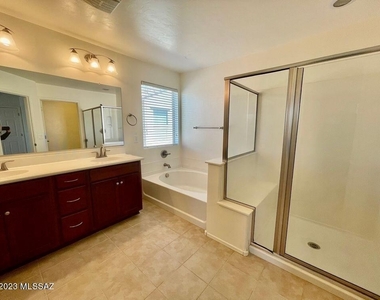 10447 S Boothill Way - Photo Thumbnail 24