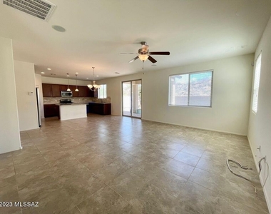 10447 S Boothill Way - Photo Thumbnail 36