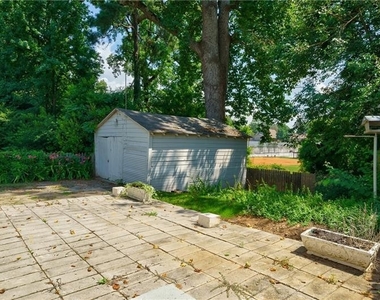 215 Beaumont Avenue - Photo Thumbnail 14