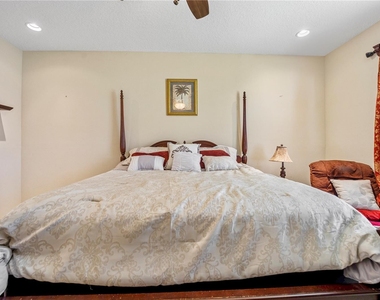 210 Venetian Bay Circle - Photo Thumbnail 5