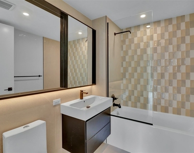 130 Hope Street - Photo Thumbnail 5