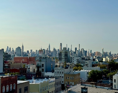 322 Graham Avenue - Photo Thumbnail 6