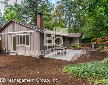 3180 Edgemont Rd - Photo Thumbnail 2