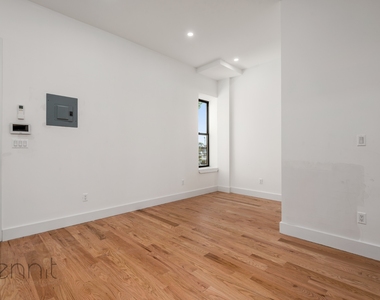 808 Putnam Avenue - Photo Thumbnail 8