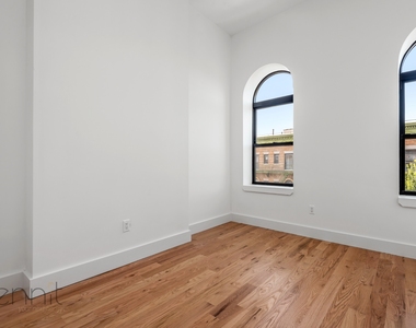 808 Putnam Avenue - Photo Thumbnail 10