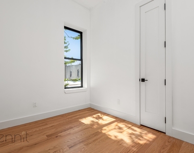 808 Putnam Avenue - Photo Thumbnail 3