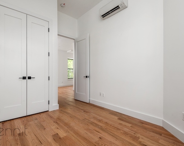 808 Putnam Avenue - Photo Thumbnail 5