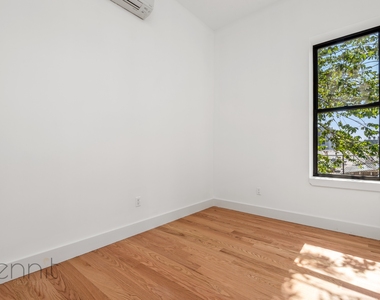 808 Putnam Avenue - Photo Thumbnail 12