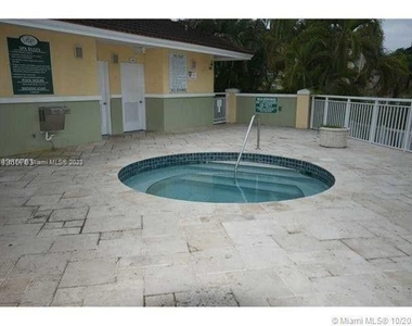 8640 Sw 212th St - Photo Thumbnail 20