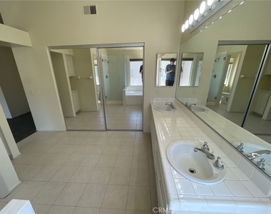 30275 Avenir Way - Photo Thumbnail 17