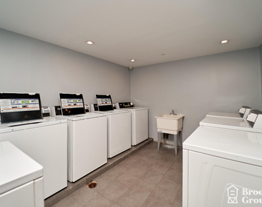 15 Cedar Street - Photo Thumbnail 9