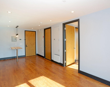 15 Cedar Street - Photo Thumbnail 6
