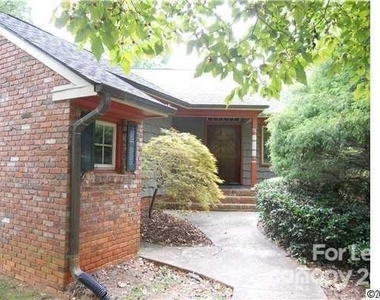 301 Rosemary Lane - Photo Thumbnail 1