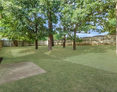 1915 Stoneoak Circle - Photo Thumbnail 15