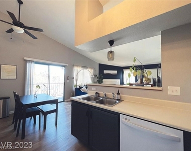 1575 W Warm Springs Road - Photo Thumbnail 6