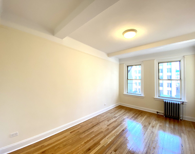 10th & University Place - Photo Thumbnail 5