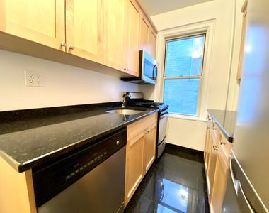 10th & University Place - Photo Thumbnail 2