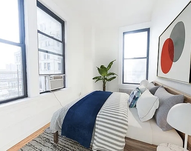 135 William Street - Photo Thumbnail 2