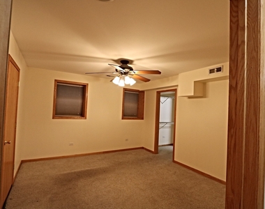 1086 N Marshfield Avenue - Photo Thumbnail 9