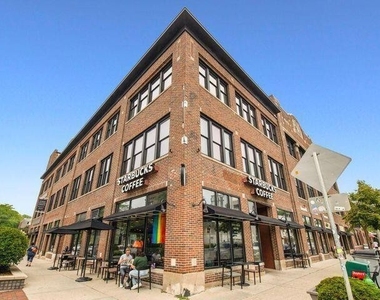 2577 N Downer Ave - Photo Thumbnail 10