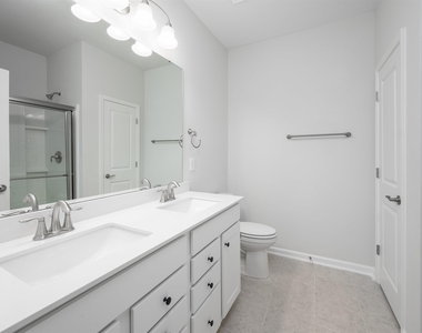 2878 Ellesmere Circle - Photo Thumbnail 8