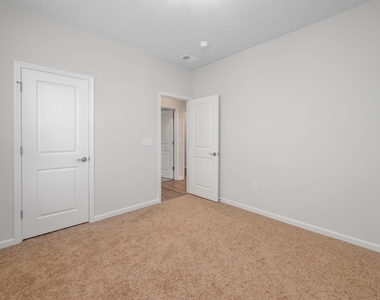 2878 Ellesmere Circle - Photo Thumbnail 16