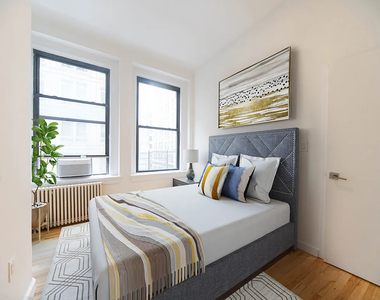 135 William Street - Photo Thumbnail 4